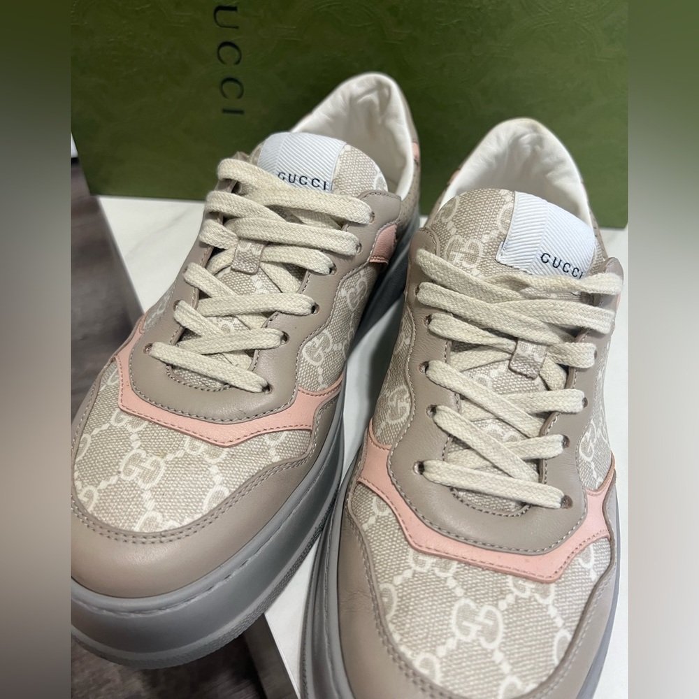 Gucci Women's GG Sneaker 39.5 US9.5